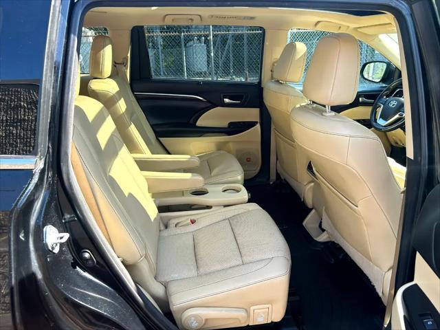 used 2016 Toyota Highlander Hybrid car, priced at $22,995