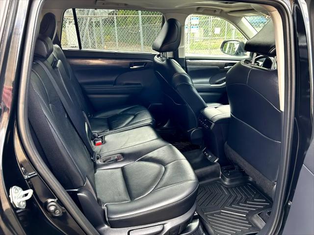 used 2021 Toyota Highlander Hybrid car, priced at $38,950