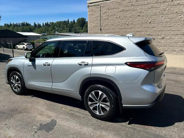 used 2021 Toyota Highlander Hybrid car, priced at $35,950