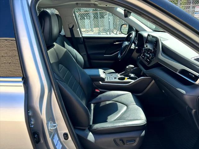 used 2021 Toyota Highlander Hybrid car, priced at $35,950
