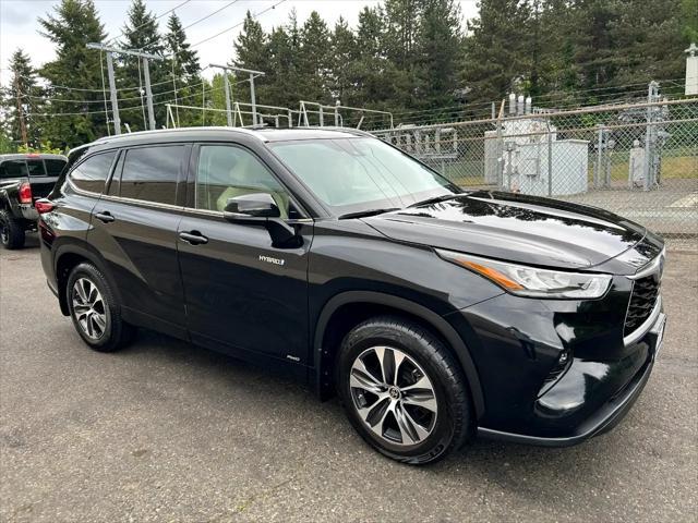 used 2020 Toyota Highlander Hybrid car, priced at $35,995