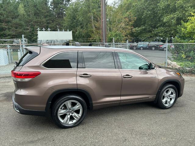 used 2017 Toyota Highlander Hybrid car, priced at $29,995