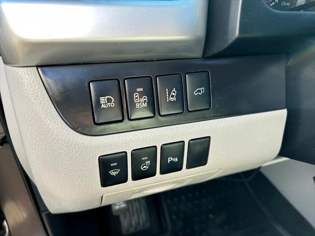 used 2016 Toyota Highlander Hybrid car, priced at $24,995