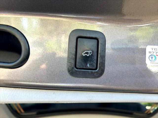 used 2016 Toyota Highlander Hybrid car, priced at $24,995
