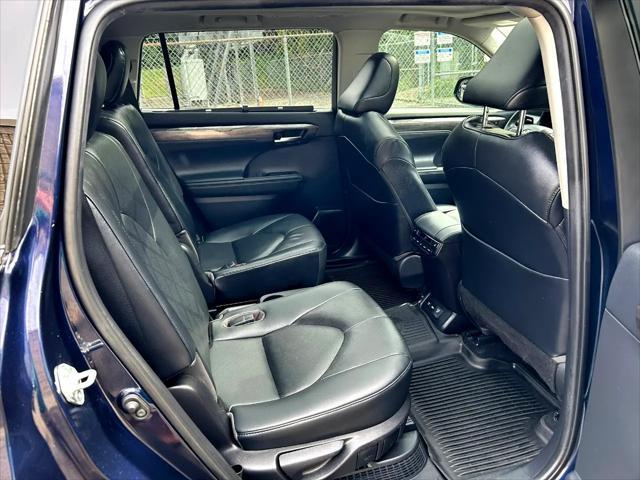 used 2021 Toyota Highlander Hybrid car, priced at $37,950