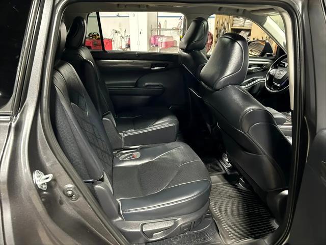 used 2021 Toyota Highlander Hybrid car, priced at $38,995