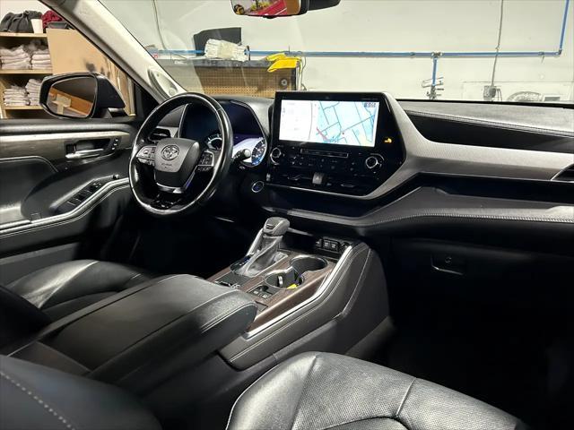 used 2021 Toyota Highlander Hybrid car, priced at $38,995