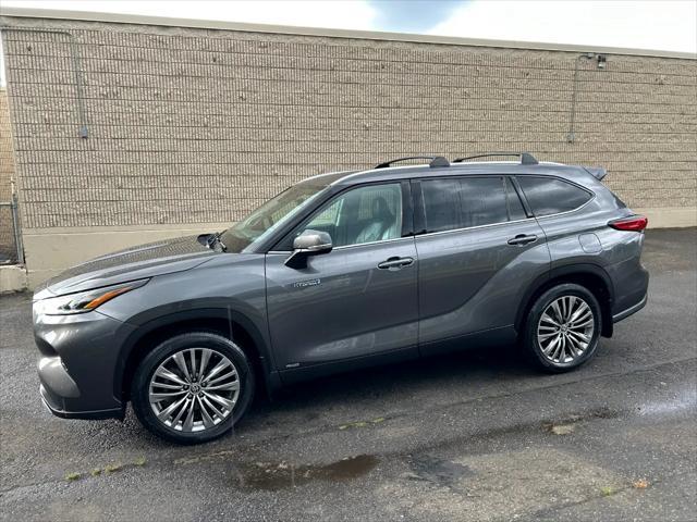 used 2021 Toyota Highlander Hybrid car, priced at $38,995