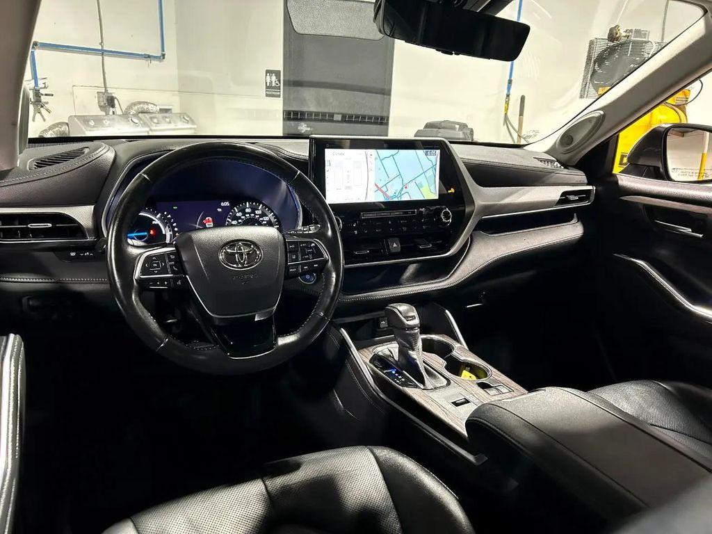 used 2021 Toyota Highlander Hybrid car, priced at $38,995