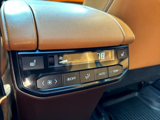 used 2021 Toyota Highlander Hybrid car, priced at $32,995