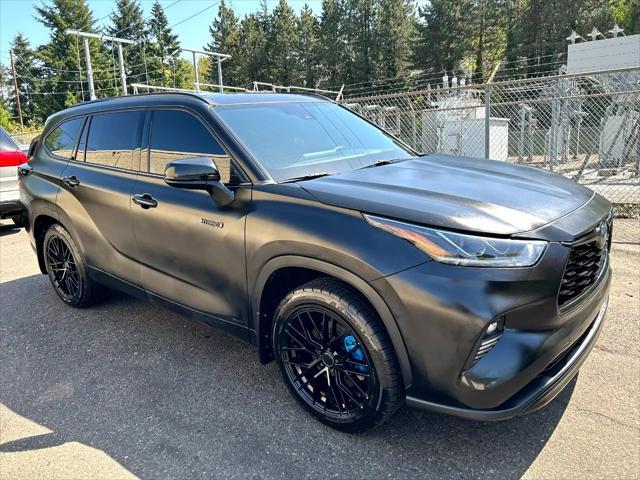 used 2021 Toyota Highlander Hybrid car, priced at $32,995