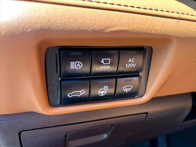 used 2021 Toyota Highlander Hybrid car, priced at $32,995