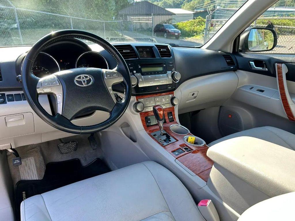 used 2008 Toyota Highlander car, priced at $7,950