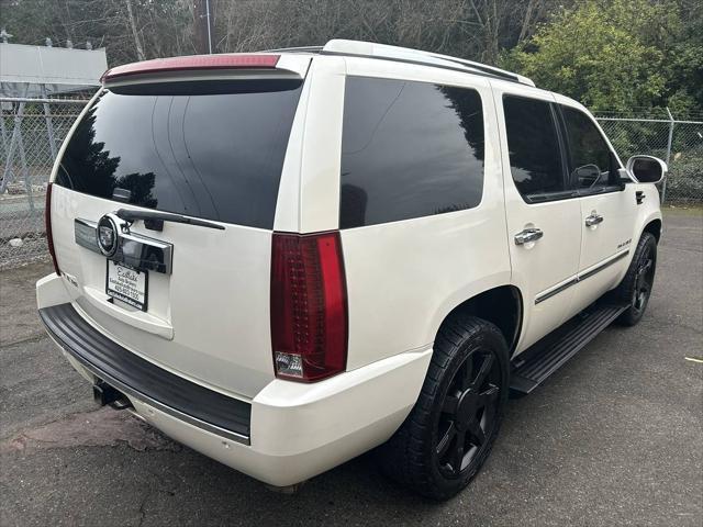 used 2007 Cadillac Escalade car, priced at $10,995