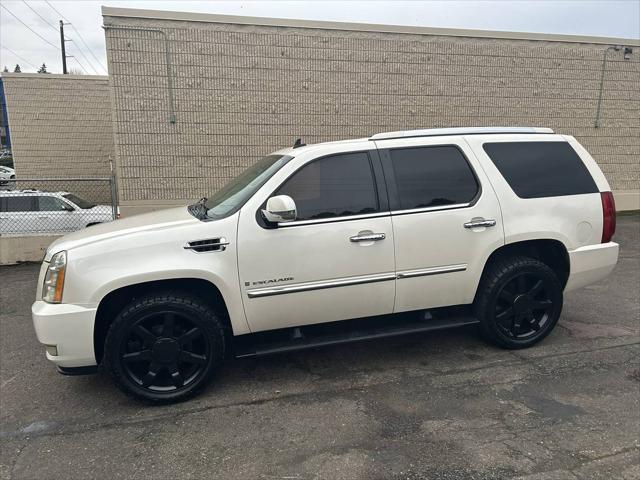 used 2007 Cadillac Escalade car, priced at $10,995