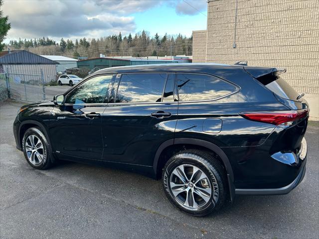 used 2021 Toyota Highlander Hybrid car, priced at $33,995