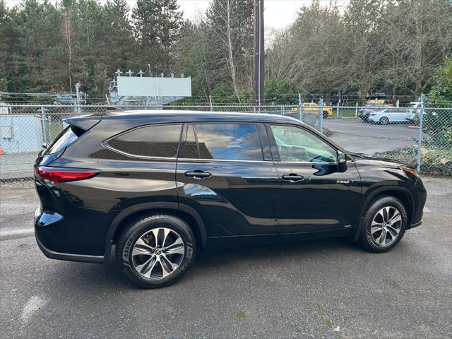 used 2021 Toyota Highlander Hybrid car, priced at $33,995