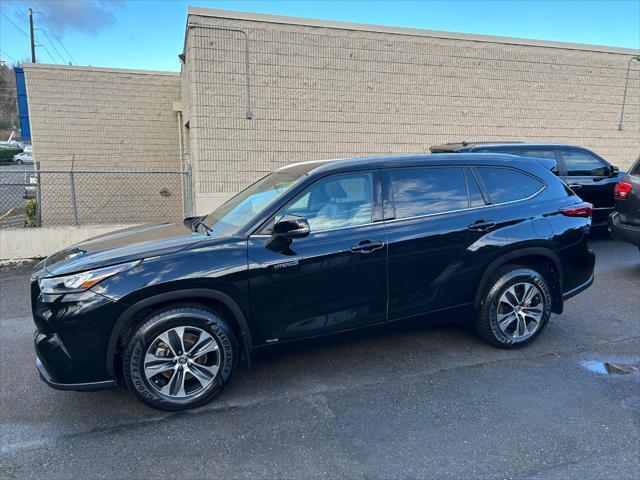 used 2021 Toyota Highlander Hybrid car, priced at $33,995