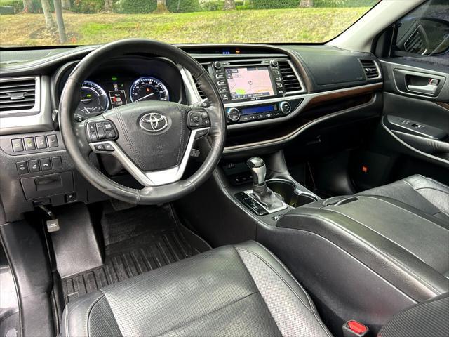 used 2015 Toyota Highlander Hybrid car, priced at $23,995