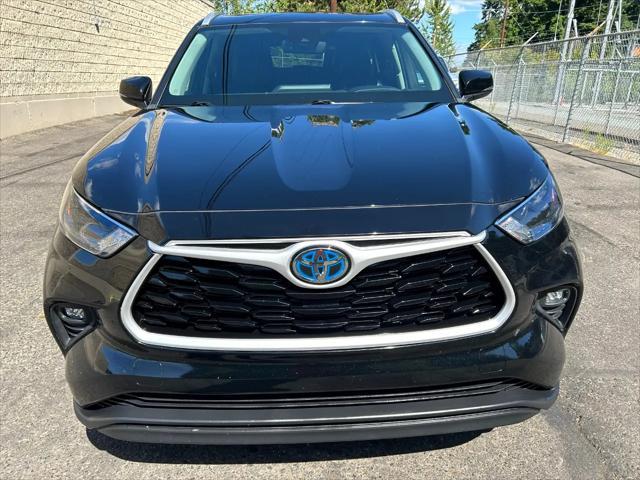 used 2022 Toyota Highlander Hybrid car, priced at $32,950
