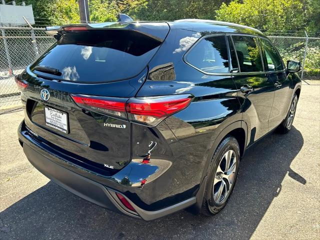 used 2022 Toyota Highlander Hybrid car, priced at $32,950