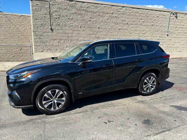 used 2022 Toyota Highlander Hybrid car, priced at $32,950