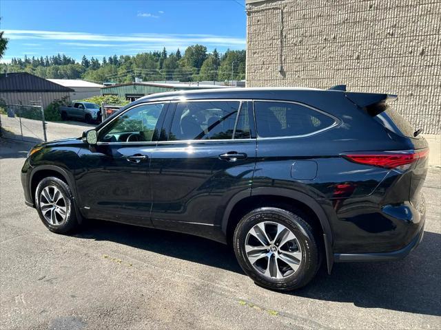 used 2022 Toyota Highlander Hybrid car, priced at $32,950