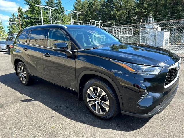 used 2022 Toyota Highlander Hybrid car, priced at $32,950