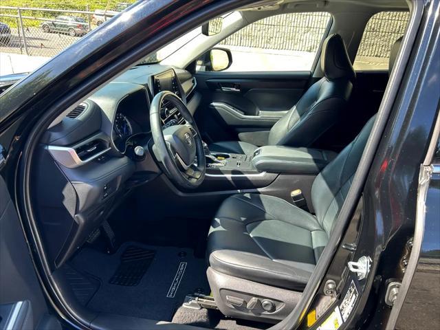 used 2022 Toyota Highlander Hybrid car, priced at $32,950