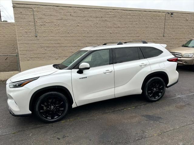 used 2020 Toyota Highlander Hybrid car, priced at $38,995
