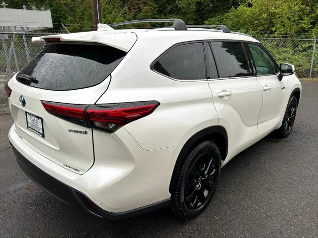 used 2020 Toyota Highlander Hybrid car, priced at $38,995