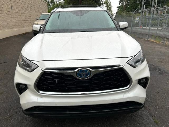 used 2020 Toyota Highlander Hybrid car, priced at $38,995