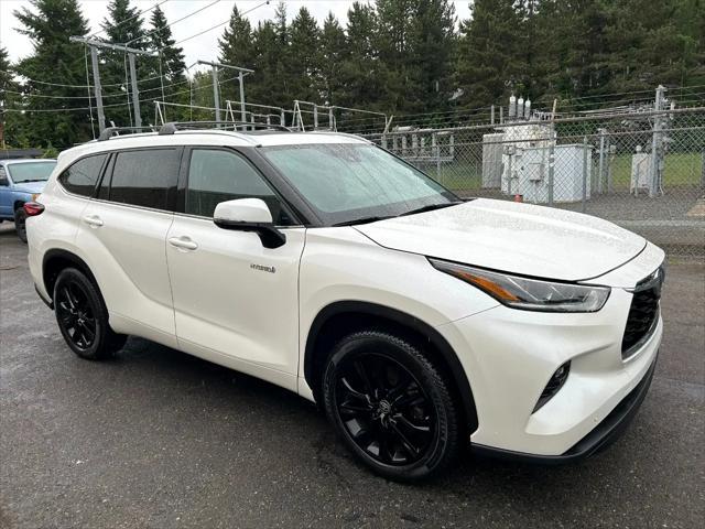 used 2020 Toyota Highlander Hybrid car, priced at $38,995