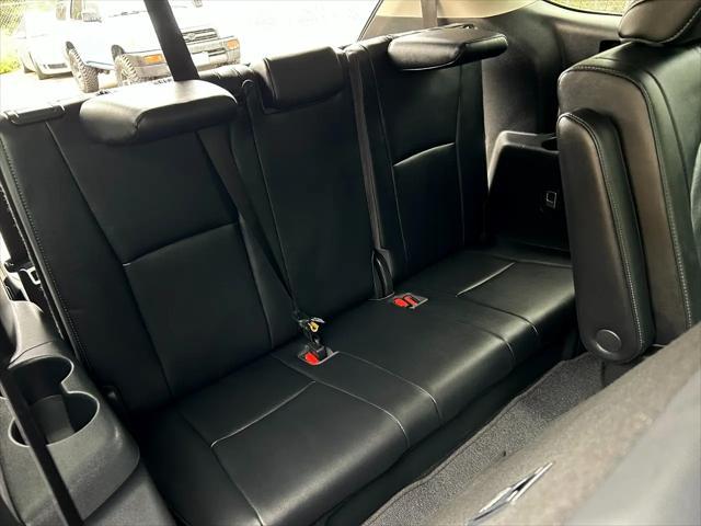 used 2020 Toyota Highlander Hybrid car, priced at $38,995