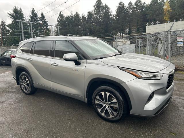 used 2020 Toyota Highlander Hybrid car, priced at $36,995