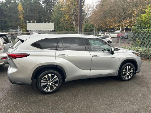 used 2020 Toyota Highlander Hybrid car, priced at $36,995