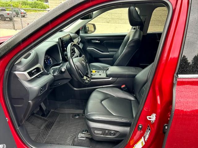 used 2021 Toyota Highlander Hybrid car, priced at $37,995