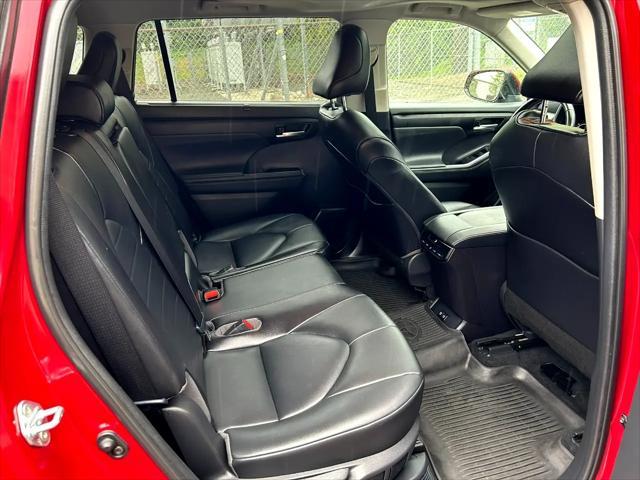 used 2021 Toyota Highlander Hybrid car, priced at $37,995