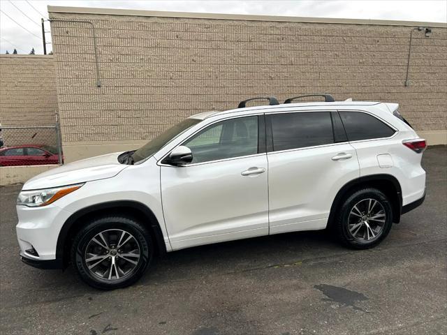 used 2016 Toyota Highlander car, priced at $21,950