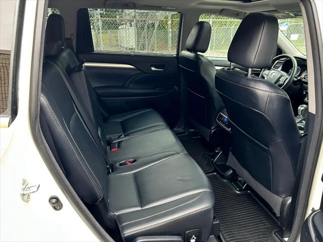 used 2016 Toyota Highlander car, priced at $21,950