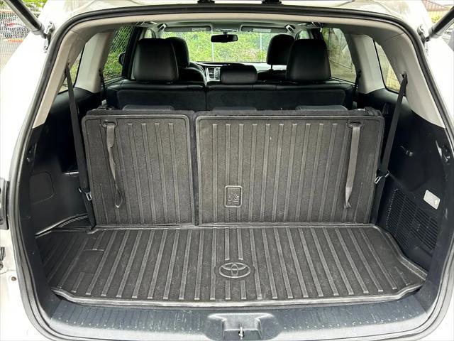 used 2016 Toyota Highlander car, priced at $21,950