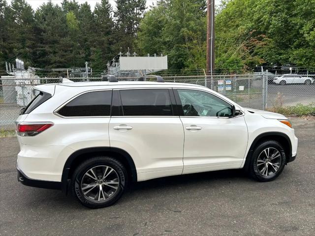 used 2016 Toyota Highlander car, priced at $21,950