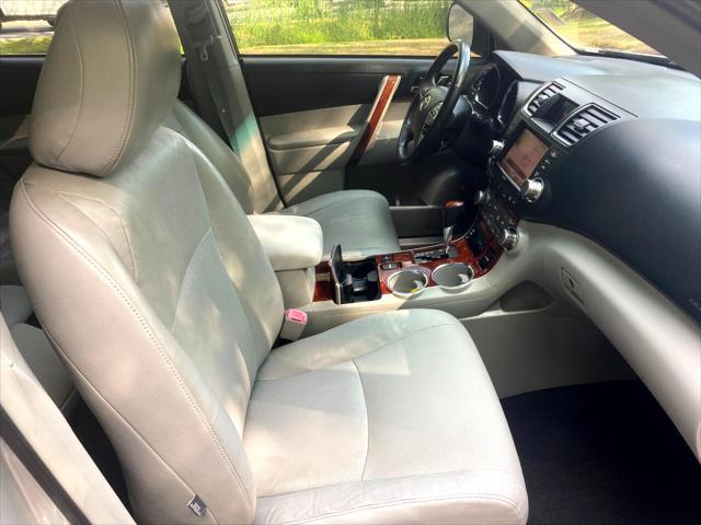 used 2012 Toyota Highlander Hybrid car, priced at $20,995