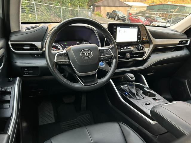 used 2022 Toyota Highlander Hybrid car, priced at $30,995