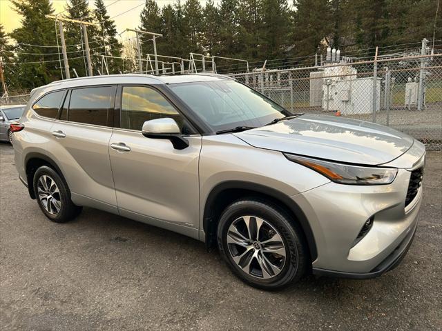 used 2022 Toyota Highlander Hybrid car, priced at $30,995