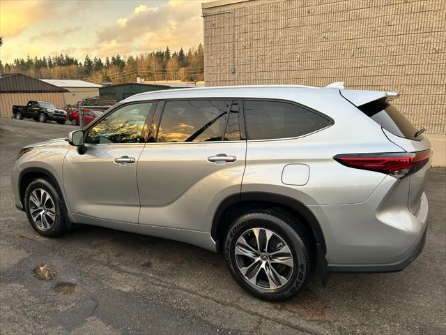 used 2022 Toyota Highlander Hybrid car, priced at $30,995