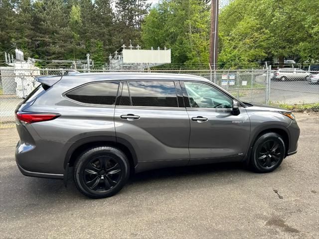 used 2020 Toyota Highlander Hybrid car, priced at $34,995