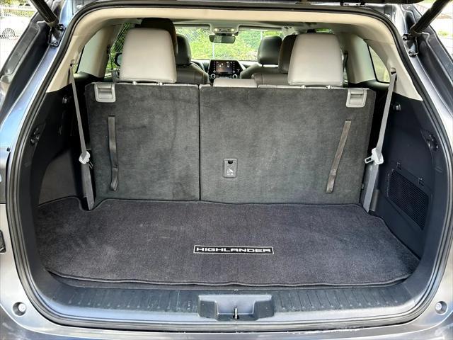used 2020 Toyota Highlander Hybrid car, priced at $34,995