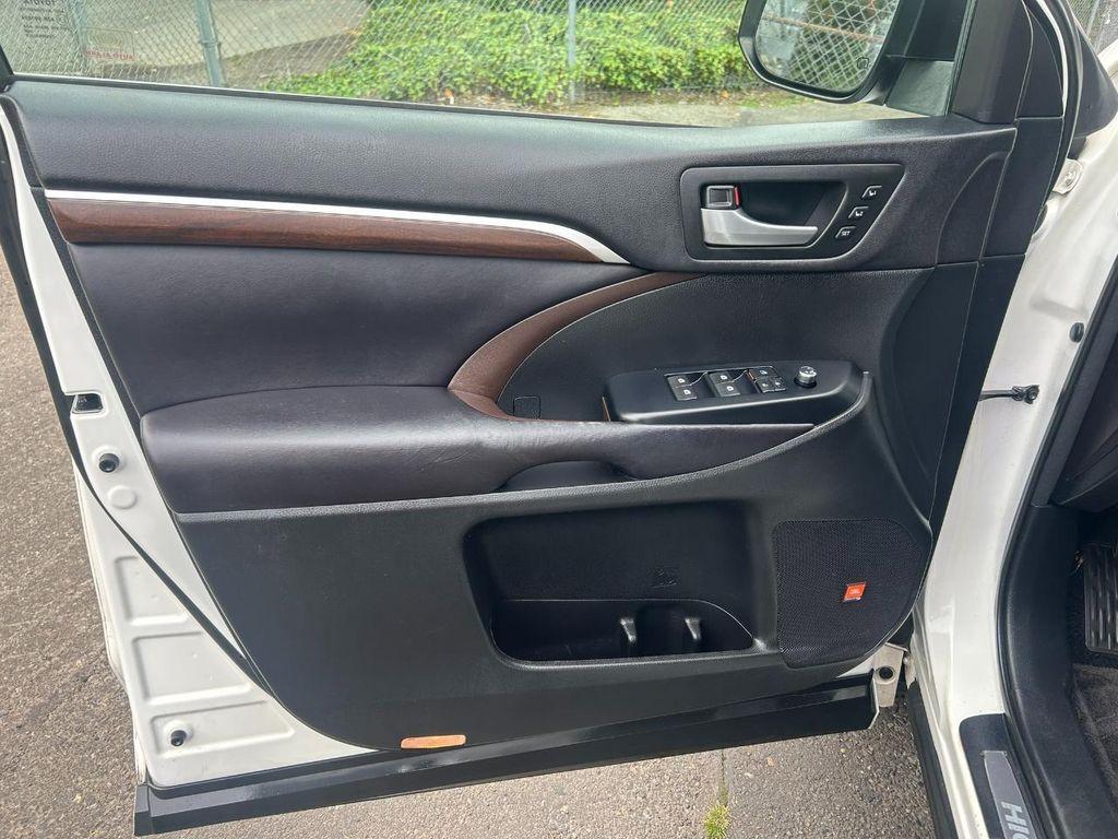 used 2016 Toyota Highlander Hybrid car, priced at $22,950