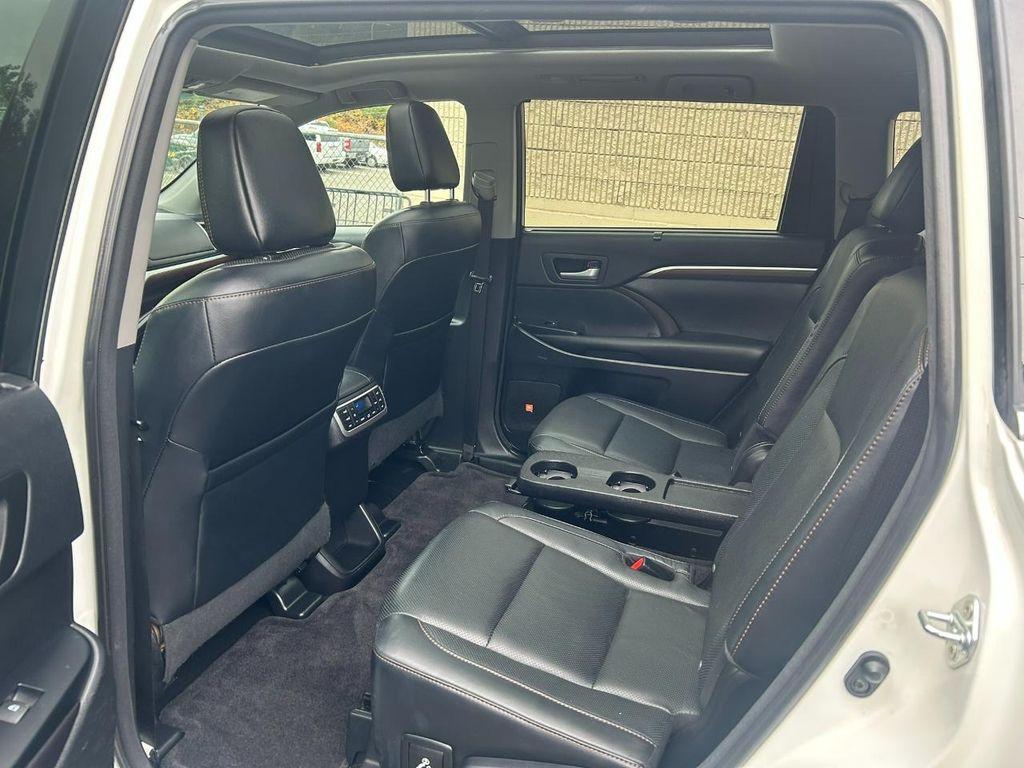 used 2016 Toyota Highlander Hybrid car, priced at $22,950